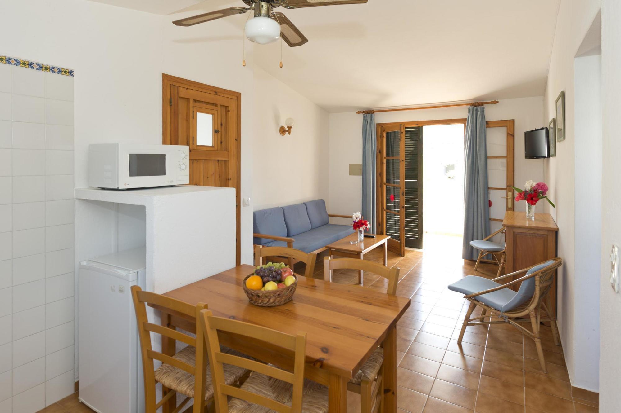 Apartamentos Sa Caleta Exterior photo